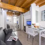 דירה Medioevo In Centro קומו