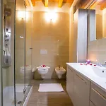 דירה Medioevo In Centro קומו