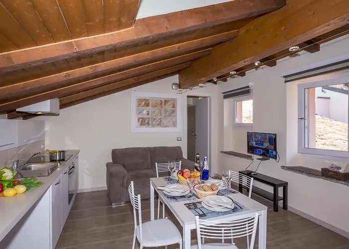 Apartment Medioevo In Centro Como