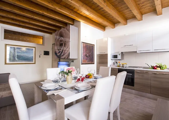 Apartment Medioevo In Centro Como