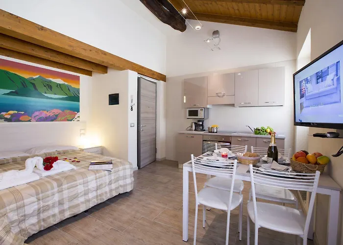 Apartment Medioevo In Centro Como