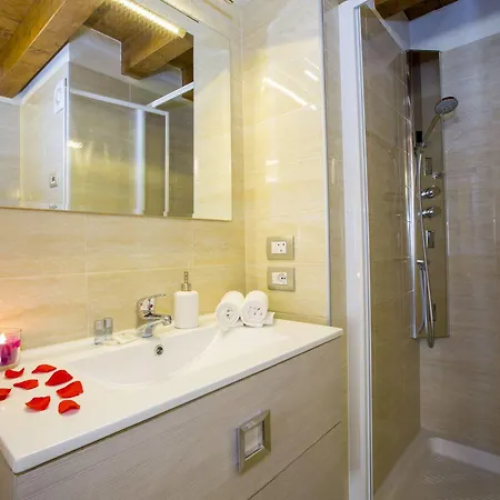 Medioevo In Centro Apartamento