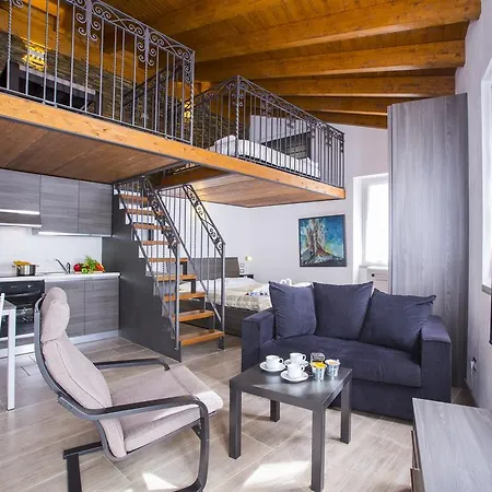 Apartment Medioevo In Centro Como